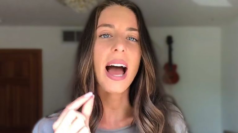 Fitness Freak Claims She Doesn’t Need Food To Survive… Fitness Freak Claims She Doesn’t Need Food To Survive…