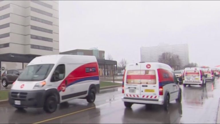 A parade of thanks for health-care workers | Bright side A parade of thanks for health-care workers | Bright side
